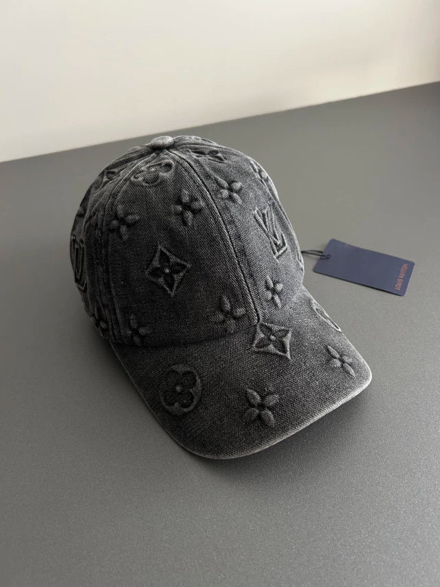 Boné Louis Vuitton - Cinza