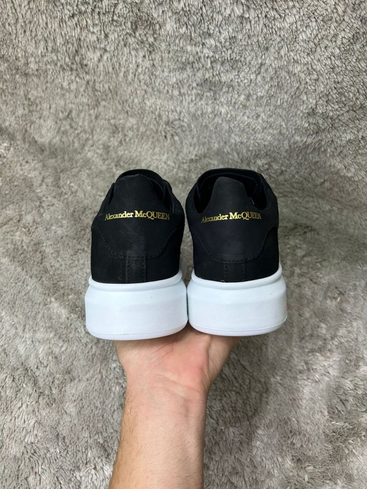 Alexander Mcqueen Camurca - Preto